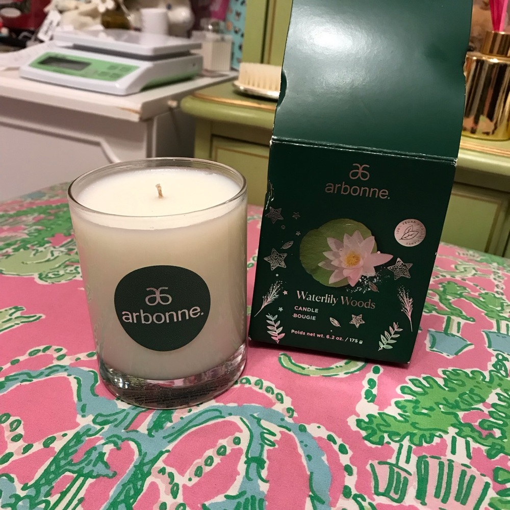 Arbonne Holiday Waterlily Woods Candle limited edition 6.2 oz